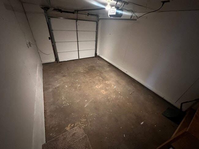 Building Photo - 2205 Monterey Dr