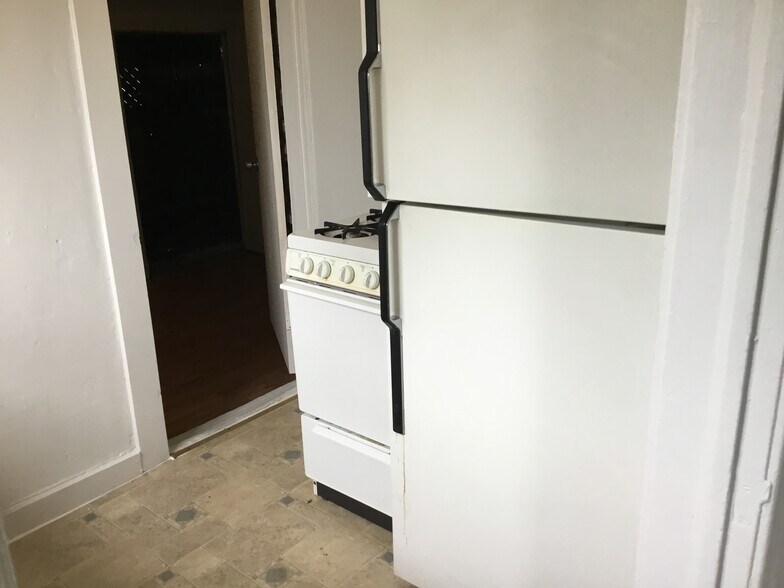 kitchen - 11 Hemstalk Ct