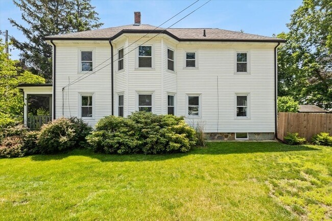 Primary Photo - 254 N Elm St