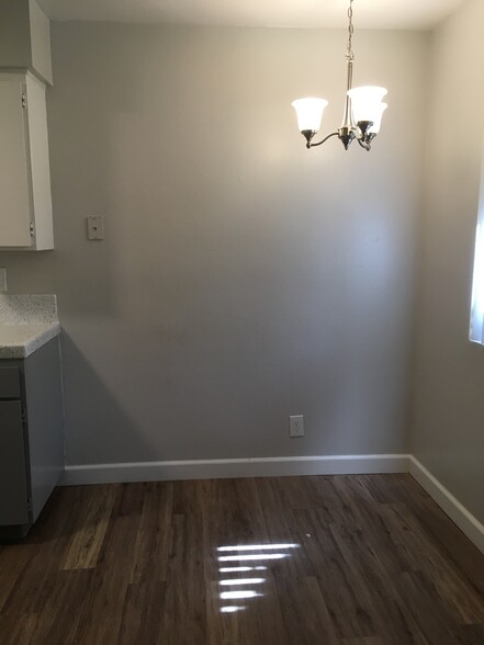 Building Photo - 1057 Helm Ave