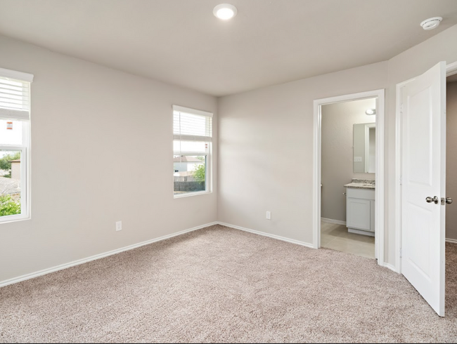 Building Photo - New Unit Available for Rent! Move In Speci...