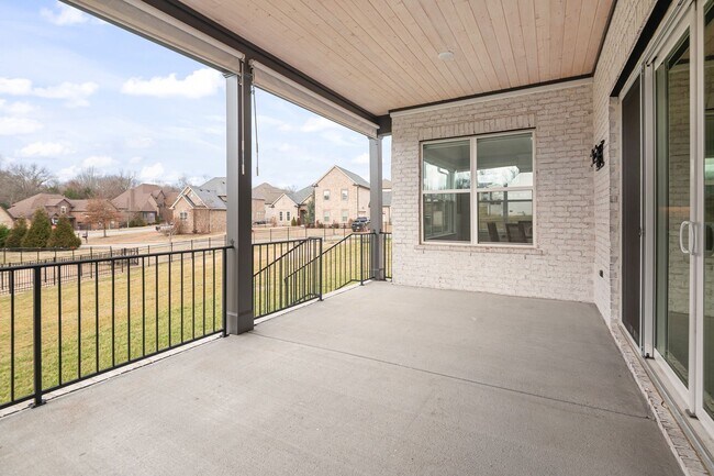 Building Photo - 805 Regimental Dr