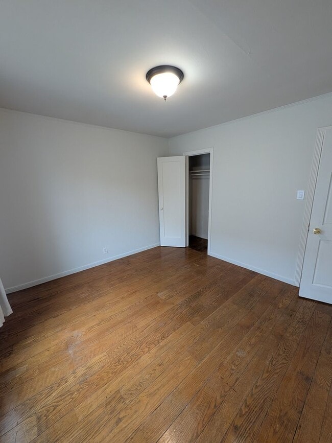 Building Photo - 702 43rd Ave