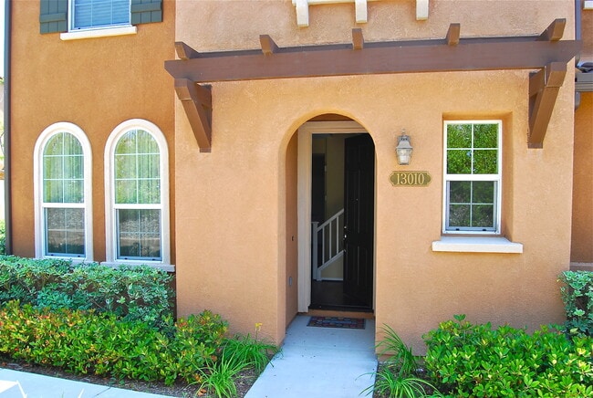 Building Photo - Spacious 4 Bedroom Townhome in Airoso of Carmel Valley