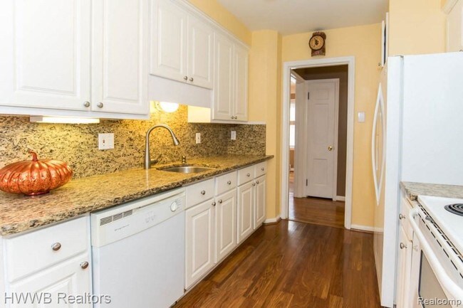 Building Photo - 1899 Hunt Club Dr