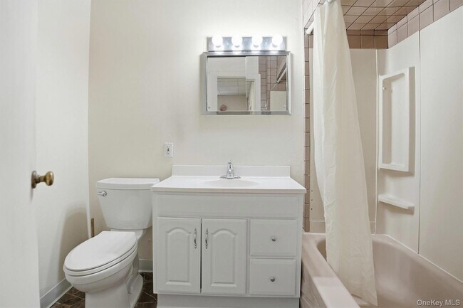 Building Photo - 221 Lake Ave S