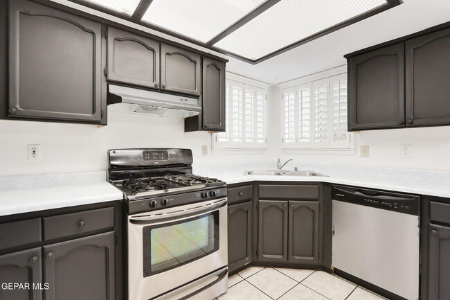 Building Photo - 4620 Loma De Cobre Dr
