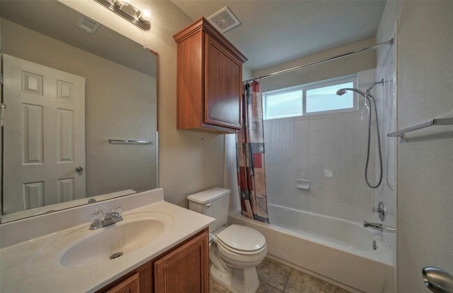 Building Photo - 8809 White Ibis Dr