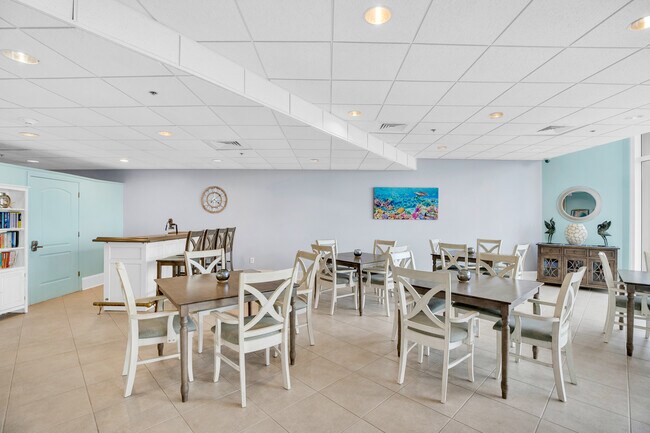 Building Photo - 3880 N Hwy A1A