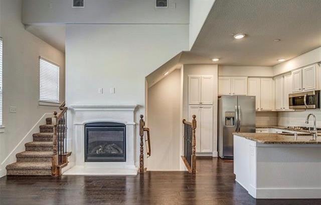 Building Photo - 2406 Magalia Ln