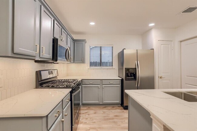 Building Photo - 8400 Horton Trail