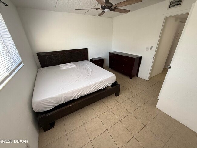 Building Photo - 60 Vining Ct