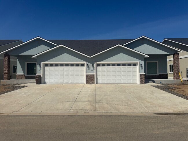 Building Photo - 9003 Nafizah Wy