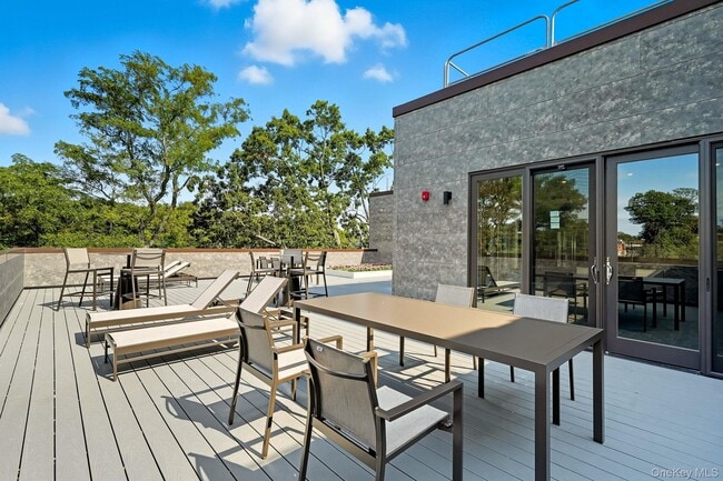 Building Photo - 402 Halstead Ave