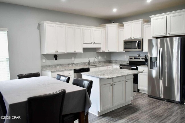 Building Photo - 806 Cason Dr