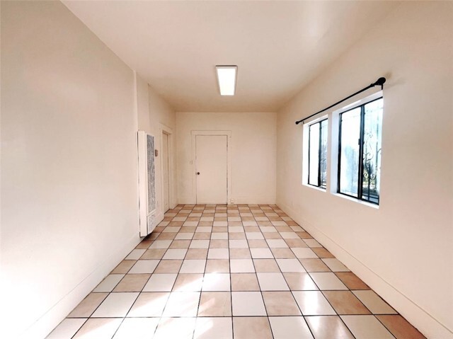 Building Photo - 1343 Walnut Ave