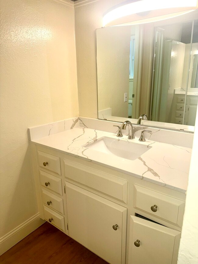 Building Photo - 4548 N Meridian Ave