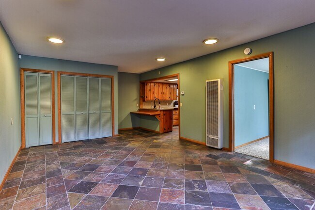 Building Photo - 23747 Shady Ln