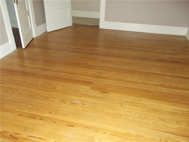 Gorgeous Hardwood floors in Bedrooms - 2583 Fairmount Blvd