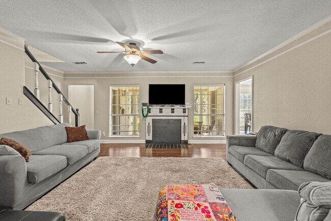 Building Photo - TCU-3518 Westcliff Rd