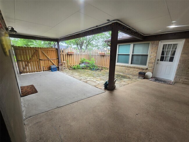 Building Photo - 9802 Sagepike Dr
