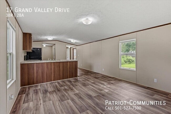 Building Photo - 17 Grand Valley Dr