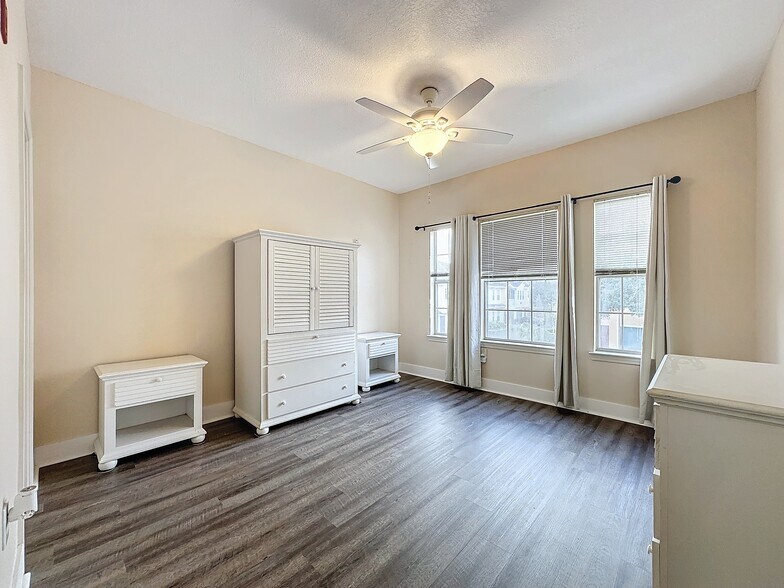 Building Photo - 12021 Villanova Dr