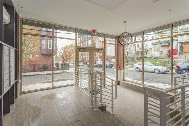 Building Photo - 3 Perrine Ave