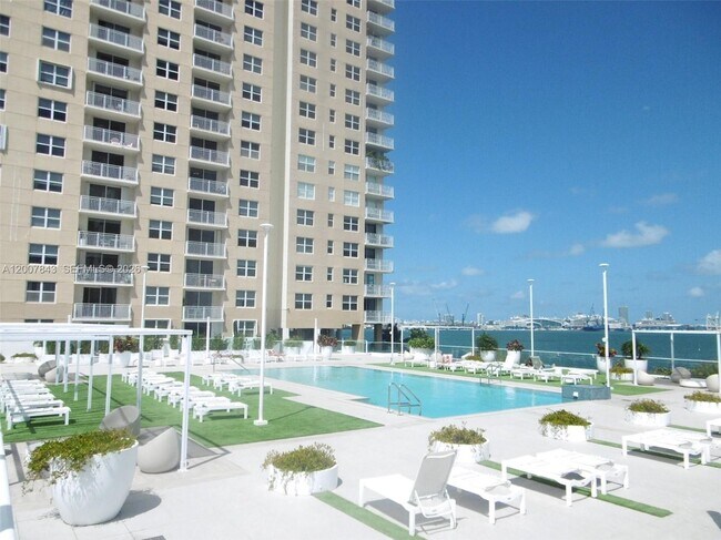 Building Photo - 770 Claughton Island Dr