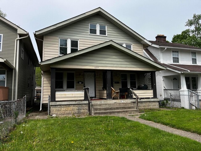 Building Photo - 627 S Burgess Ave