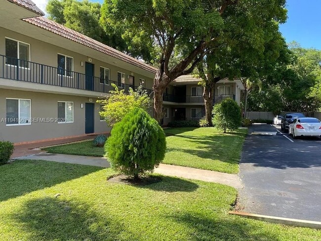 Building Photo - 1111 SW 4th St