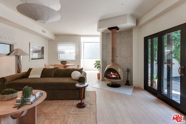 Building Photo - 8754 Dorrington Ave