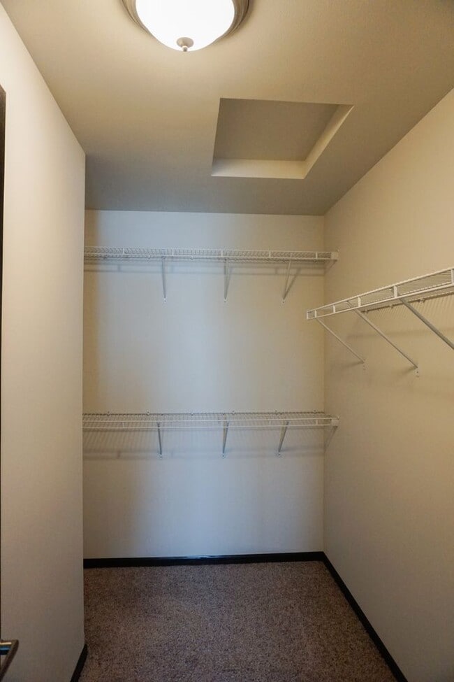 Building Photo - 3 Bed 3 Bath Twin Home