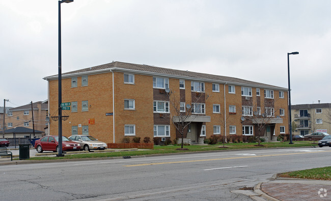 Primary Photo - 7858 S Rutherford Ave