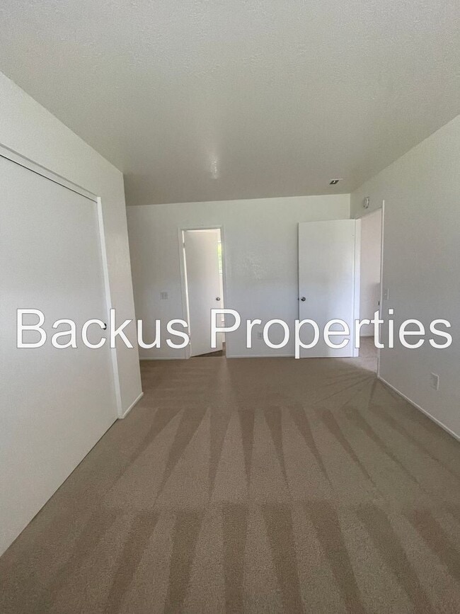 Building Photo - 19120 Creekside Pl