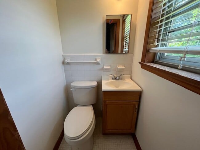 Building Photo - Renovated 3 Bedroom 1.5 Bath Home for Rent!