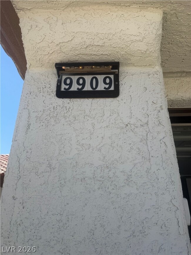 Building Photo - 9909 Bundella Dr