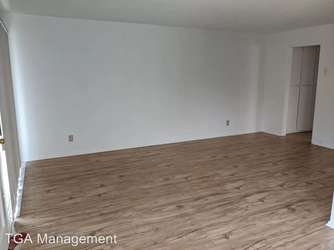 Building Photo - 3847 Tilden Ave