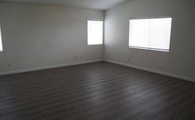 Building Photo - 494 Newberry Springs Dr