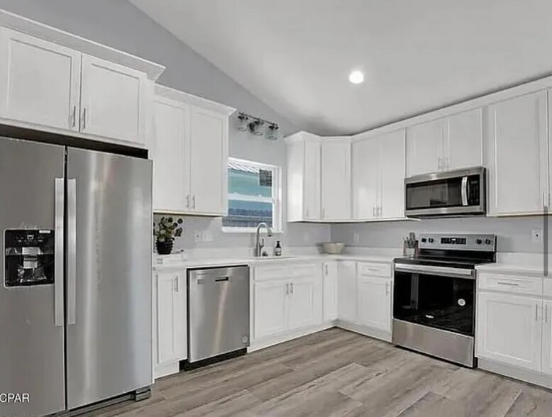 Building Photo - 104 Oleander Cir