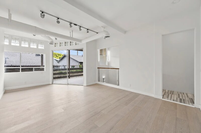 Building Photo - 314 5th Ave