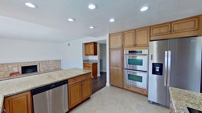 Building Photo - 24671 Paige Cir