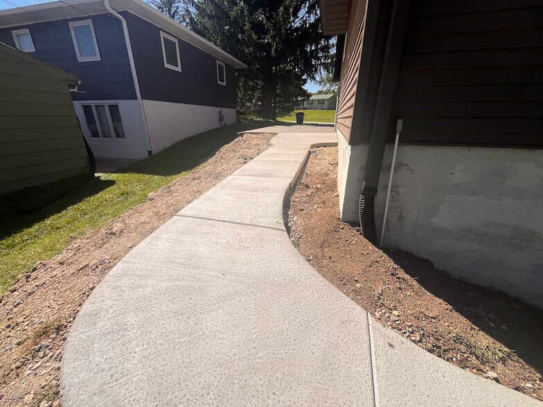 Building Photo - 1115 N Utah Ave