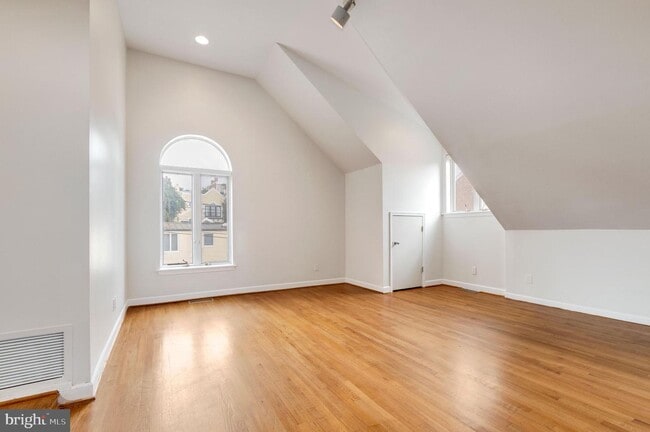 Building Photo - 1234 31st St NW
