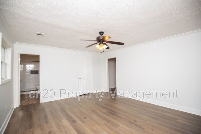 Building Photo - 4034 Savannah Dr