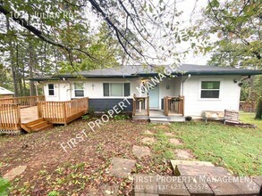 Building Photo - East Brainerd Duplex Under $1300!! Great D...