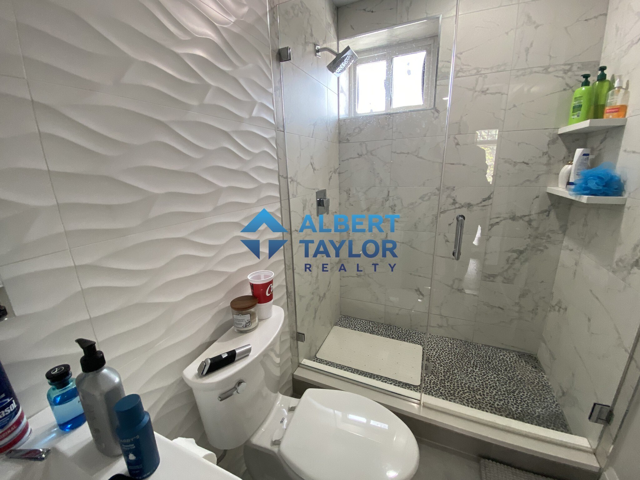 Building Photo - 9 Strathmore Rd