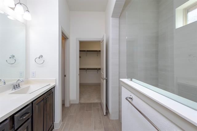 Building Photo - 6337 Saddlebrook Way