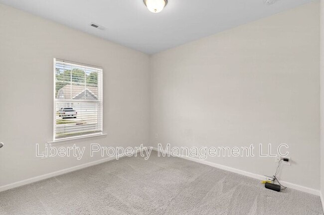 Building Photo - 433 Troy Dr