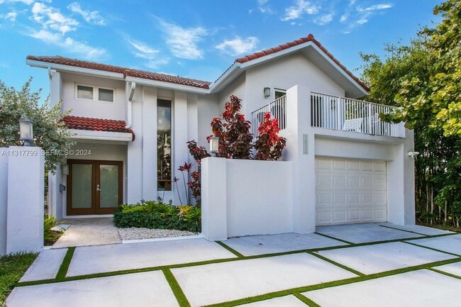 Building Photo - 2628 SE 10th St